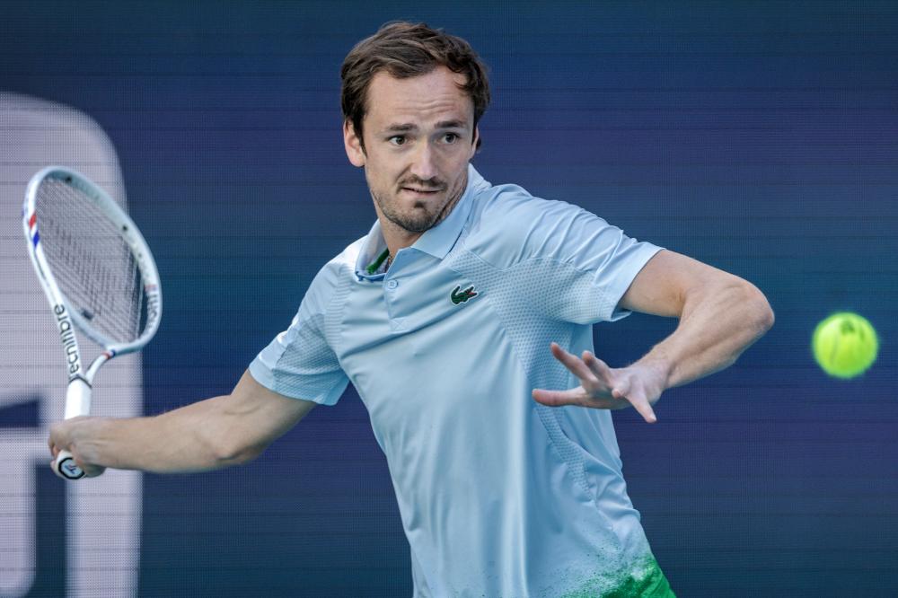 半场：莱比锡2-0法兰克福，哈德、鲍姆加特纳相互传射